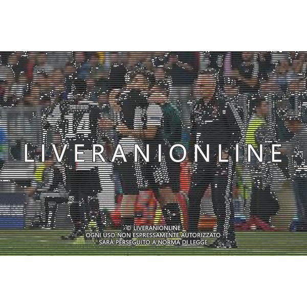 Torino 1.10.2019 Stadio Allianz Stadium Juventus vs Leverkusen Gruppo D Giornata 2 di 6 ©Falzone/Agenzia Aldo Liverani NELLA FOTO : Paulo Dybala subentra a Gonzalo Higuain / AGENZIA ALDO LIVERANI SAS