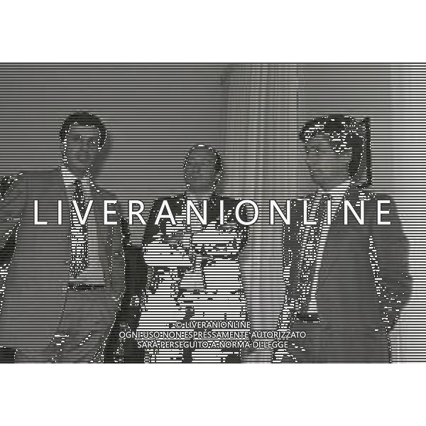 1981 TRIESTE PRESENTAZIONE DEL NUOVO ALLENATORE DELLA TRIESTINA CALCIO ADRIANO BUFFONI NELLA FOTO FRANCESCO JANICH RAFFAELE DE RIU\' CON ADRIANO BUFFONI AG ALDO LIVERANI SAS