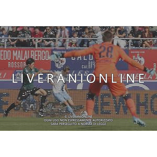 Bologna - Lazio Campionato di Calcio Serie A TIM 06/10/2019 nella foto: Lulic Senad (s.s.lazio) Tomiyasu Takehiro (Bologna f.c.) Skorupski Lukasz (Bologna f.c.) ©Claudio Zamagni/Agenzia Aldo Liverani Lulic Senad (s.s.lazio) Tomiyasu Takehiro (Bologna f.c.) Skorupski Lukasz (Bologna f.c.) during Italian Serie A soccer match between BOLOGNA F.C. and S.S. LAZIO at Renato Dall\'Ara Stadium in Bologna on October 06 2019 photo credit by Claudio Zamagni/Aldo Liverani Photo Agency/ AGENZIA ALDO LIVERANI SAS