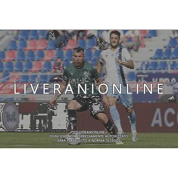 Bologna - Lazio Campionato di Calcio Serie A TIM 06/10/2019 nella foto: Medel Gary (Bologna f.c.) Romero Alconchel Luis Alberto (s.s.lazio) ©Claudio Zamagni/Agenzia Aldo Liverani Medel Gary (Bologna f.c.) Romero Alconchel Luis Alberto (s.s.lazio) during Italian Serie A soccer match between BOLOGNA F.C. and S.S. LAZIO at Renato Dall\'Ara Stadium in Bologna on October 06 2019 photo credit by Claudio Zamagni/Aldo Liverani Photo Agency/ AGENZIA ALDO LIVERANI SAS