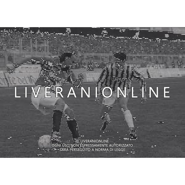 17-11-1991 TORINO-CAMPIONATO DI CALCIO SERIE A JUVENTUS TORINO 1-0 NELLA FOTO ENRICO ANNONI E ROBERTO BAGGIO AG ALDO LIVERANI SAS