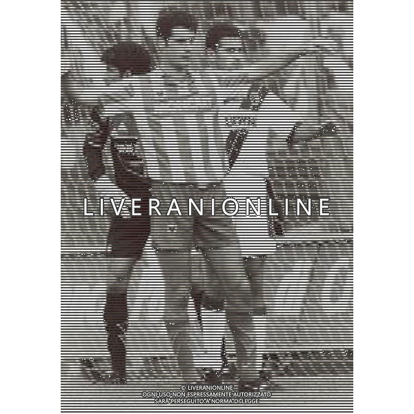 RETROSPETTIVA ANDREA TENTONI CALCIATORE NELLA FOTO ANDREA TENTONI CON LA MAGLIA DELLA CREMONESE CALCIO AG ALDO LIVERANI SAS