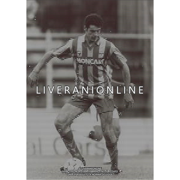 RETROSPETTIVA ANDREA TENTONI CALCIATORE NELLA FOTO ANDREA TENTONI CON LA MAGLIA DELLA CREMONESE CALCIO AG ALDO LIVERANI SAS