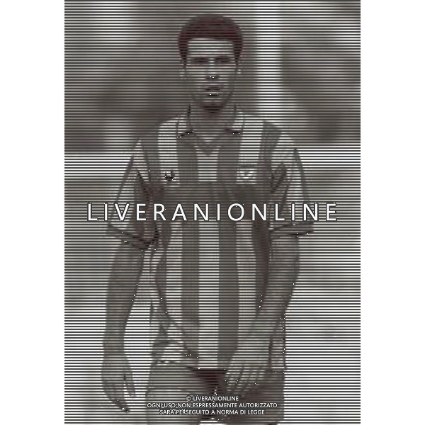 RETROSPETTIVA ANDREA TENTONI CALCIATORE NELLA FOTO ANDREA TENTONI CON LA MAGLIA DELLA CREMONESE CALCIO AG ALDO LIVERANI SAS