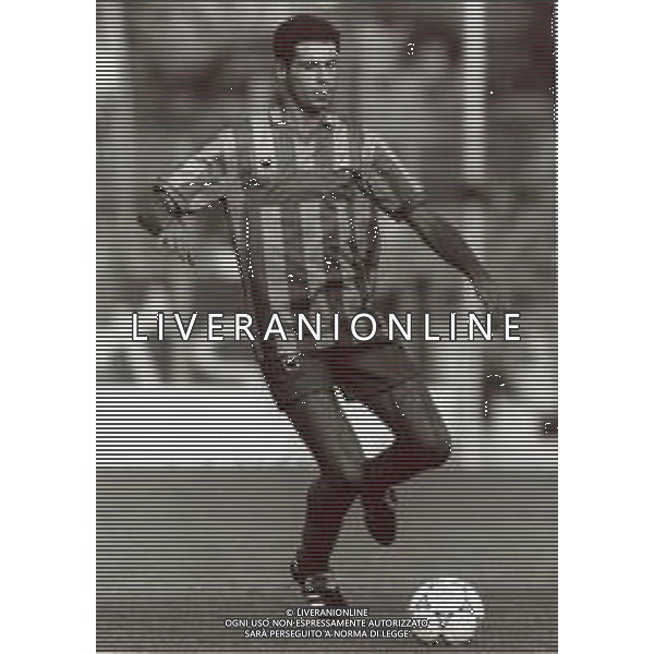 RETROSPETTIVA ANDREA TENTONI CALCIATORE NELLA FOTO ANDREA TENTONI CON LA MAGLIA DELLA CREMONESE CALCIO AG ALDO LIVERANI SAS