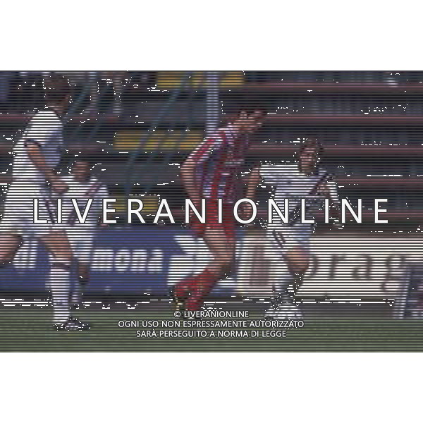 RETROSPETTIVA ANDREA TENTONI CALCIATORE NELLA FOTO ANDREA TENTONI CON LA MAGLIA DELLA CREMONESE CALCIO AG ALDO LIVERANI SAS
