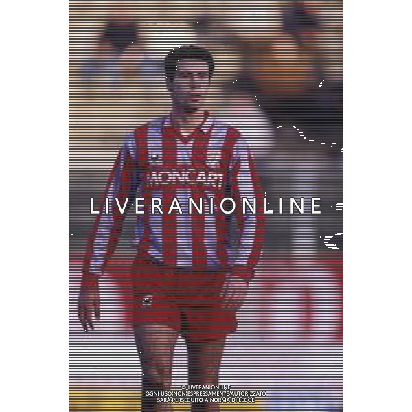 RETROSPETTIVA ANDREA TENTONI CALCIATORE NELLA FOTO ANDREA TENTONI CON LA MAGLIA DELLA CREMONESE CALCIO AG ALDO LIVERANI SAS