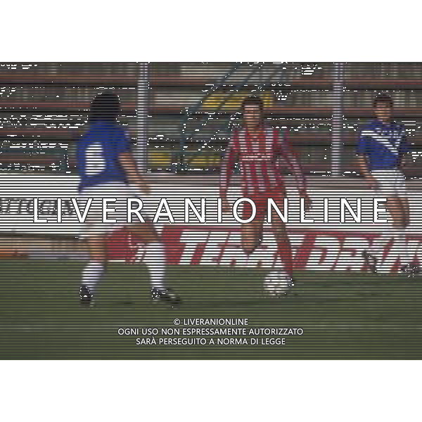 RETROSPETTIVA ANDREA TENTONI CALCIATORE NELLA FOTO ANDREA TENTONI CON LA MAGLIA DELLA CREMONESE CALCIO AG ALDO LIVERANI SAS