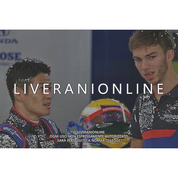 (L to R): Naoki Yamamoto (JPN) Scuderia Toro Rosso with Pierre Gasly (FRA) Scuderia Toro Rosso. 11.10.2019. Formula 1 World Championship, Rd 17, Japanese Grand Prix, Suzuka, Japan, Practice Day. AG ALDO LIVERANI SAS-ONLY ITALY