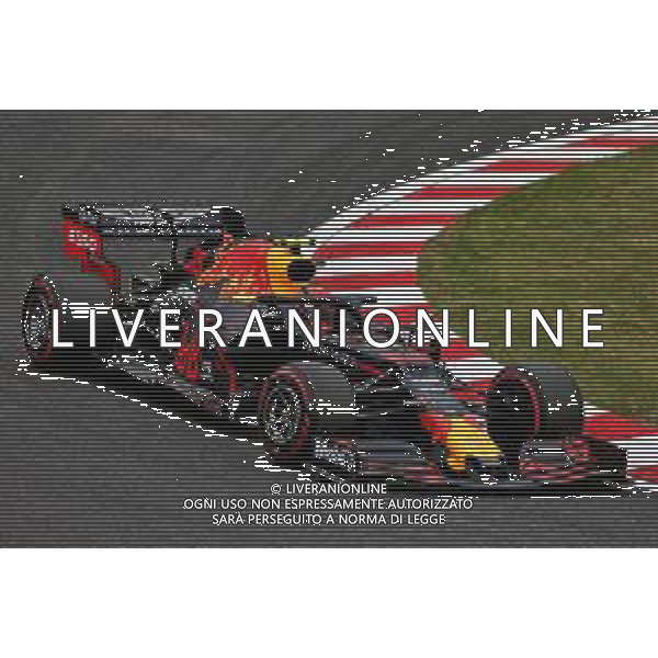 Alexander Albon (THA) Red Bull Racing RB15. 11.10.2019. Formula 1 World Championship, Rd 17, Japanese Grand Prix, Suzuka, Japan, Practice Day. AG ALDO LIVERANI SAS-ONLY ITALY