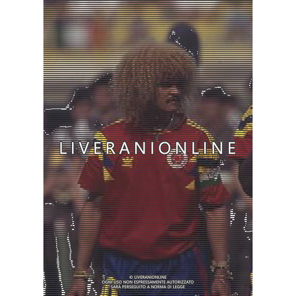 RETROSPETTIVA VALDERRAMA CARLOS CALCIATORE NELLA FOTO VALDERRAMA CARLOS CON LA MAGLIA DELLA NAZIONALE DELLA COLOMBIA AG ALDO LIVERANI SAS