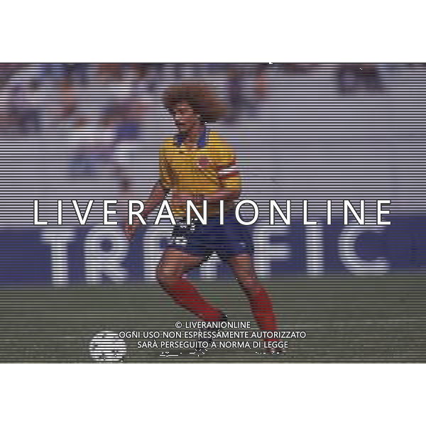 RETROSPETTIVA VALDERRAMA CARLOS CALCIATORE NELLA FOTO VALDERRAMA CARLOS CON LA MAGLIA DELLA NAZIONALE DELLA COLOMBIA AG ALDO LIVERANI SAS