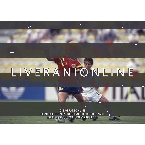 RETROSPETTIVA VALDERRAMA CARLOS CALCIATORE NELLA FOTO VALDERRAMA CARLOS CON LA MAGLIA DELLA NAZIONALE DELLA COLOMBIA AG ALDO LIVERANI SAS