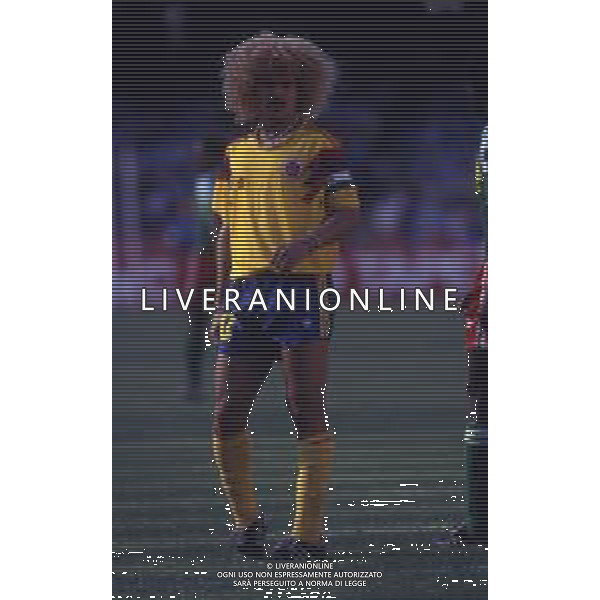 RETROSPETTIVA VALDERRAMA CARLOS CALCIATORE NELLA FOTO VALDERRAMA CARLOS CON LA MAGLIA DELLA NAZIONALE DELLA COLOMBIA AG ALDO LIVERANI SAS