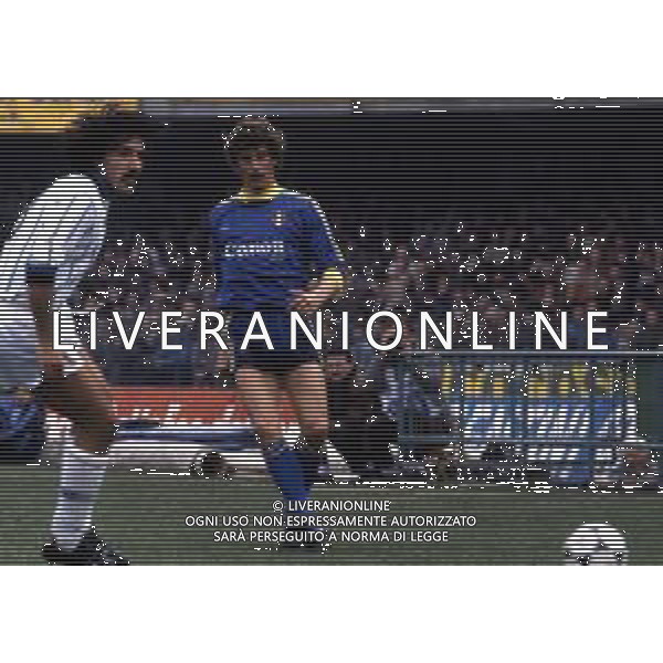 RETROSPETTIVA VOLPATI DOMENICO CALCIATORE NELLA FOTO DOMENICO VOLPATI CON LA MAGLIA DEL VERONA CALCIO AG ALDO LIVERANI SAS