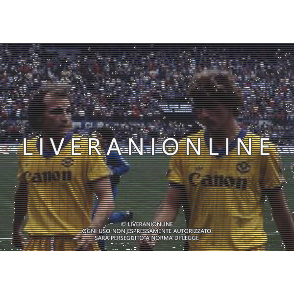 RETROSPETTIVA VOLPATI DOMENICO CALCIATORE NELLA FOTO DOMENICO VOLPATI CON LA MAGLIA DEL VERONA CALCIO CON MAURO FERRONI AG ALDO LIVERANI SAS