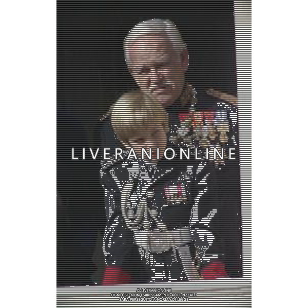 REALI PRINCIPATO DI MONACO - Ranieri III Grimaldi principe sovrano di Monaco - RETROSPETTIVA ANNI \'90 nella foto con il nipote Andrea Casiraghi affacciati al balcone del Palais Princier ©ARCHIVIO AGENZIA ALDO LIVERANI SAS