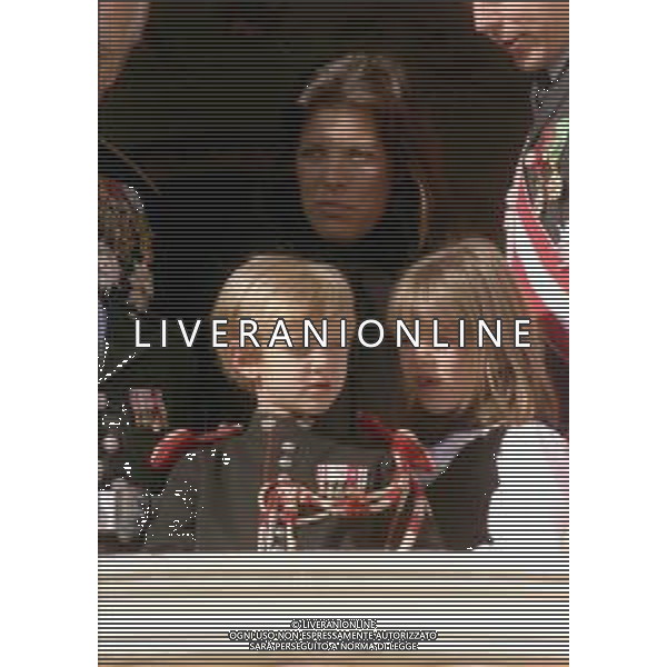 REALI PRINCIPATO DI MONACO GRIMALDI - RETROSPETTIVA ANNI \'90 nella foto la Principessa Carolina con i figli Charlotte e Pierre Casiraghi affacciati al balcone del Palais Princier ©ARCHIVIO AGENZIA ALDO LIVERANI SAS