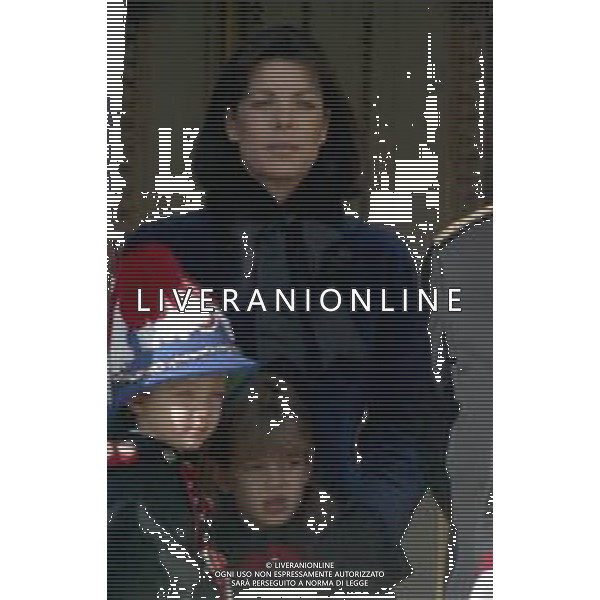 REALI PRINCIPATO DI MONACO GRIMALDI - RETROSPETTIVA ANNI \'90 nella foto la Principessa Carolina con i figli Charlotte, Pierre Casiraghi affacciati al balcone del Palais Princier ©ARCHIVIO AGENZIA ALDO LIVERANI SAS