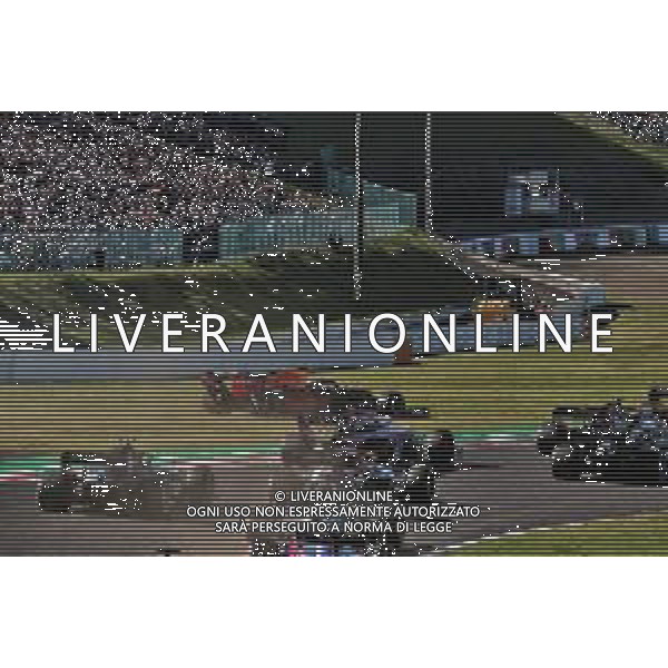 Max Verstappen (NLD) Red Bull Racing RB15 off the circuit at the start of the race. 13.10.2019. Formula 1 World Championship, Rd 17, Japanese Grand Prix, Suzuka, Japan, Sunday. AG ALDO LIVERANI SAS-ONLY ITALY