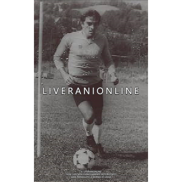 RETROSPETTIVA FERNANDO VIOLA CALCIATORE NELLA FOTO FERNANDO VIOLA CON LA MAGLIA DELLA LAZIO CALCIO AG ALDO LIVERANI SAS