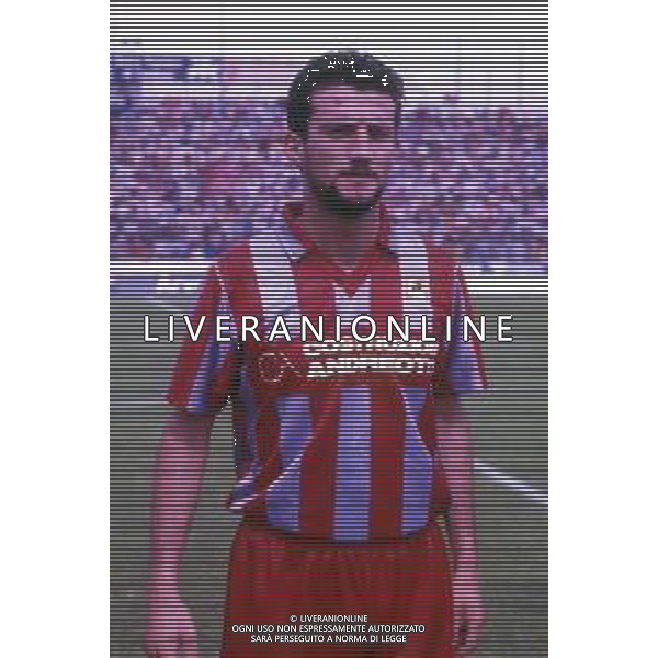RETROSPETTIVA GIUSEPPE FAVALLI CALCIATORE 1991-1992 NELLA FOTO FAVALLI GIUSEPPE CON LA MAGLIA DELLA CREMONESE CALCIO AG ALDO LIVERANI SAS