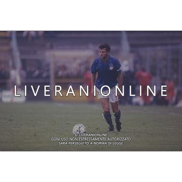 RETROSPETTIVA GIUSEPPE FAVALLI CALCIATORE 1992-1993 NELLA FOTO FAVALLI GIUSEPPE CON LA MAGLIA DELLA NAZIONALE ITALIANA AG ALDO LIVERANI SAS