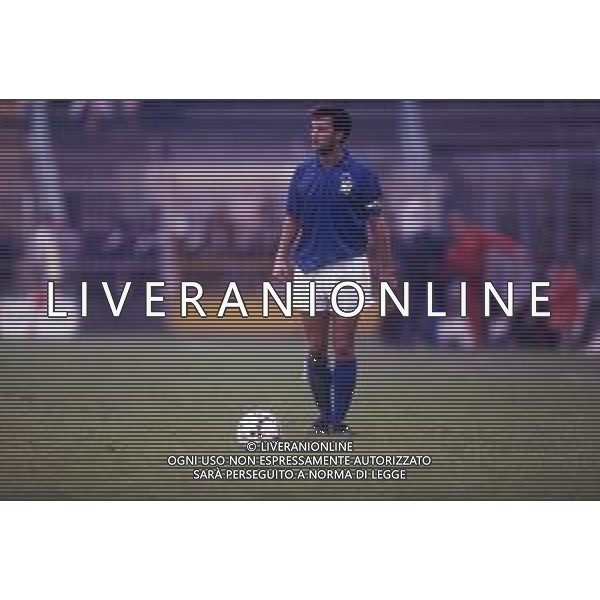 RETROSPETTIVA GIUSEPPE FAVALLI CALCIATORE 1992-1993 NELLA FOTO FAVALLI GIUSEPPE CON LA MAGLIA DELLA NAZIONALE ITALIANA AG ALDO LIVERANI SAS