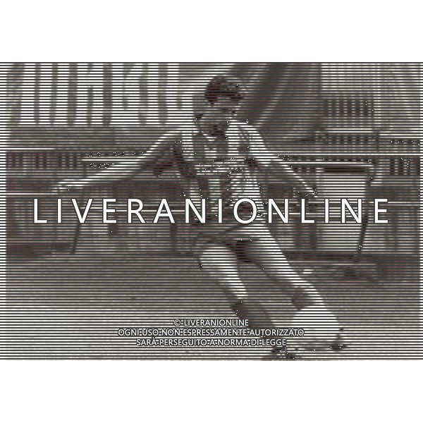 RETROSPETTIVA GIUSEPPE FAVALLI CALCIATORE NELLA FOTO FAVALLI GIUSEPPE CON LA MAGLIA DELLA CREMONESE CALCIO AG ALDO LIVERANI SAS