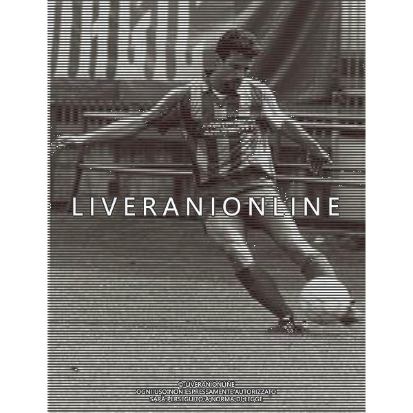 RETROSPETTIVA GIUSEPPE FAVALLI CALCIATORE NELLA FOTO FAVALLI GIUSEPPE CON LA MAGLIA DELLA CREMONESE CALCIO AG ALDO LIVERANI SAS