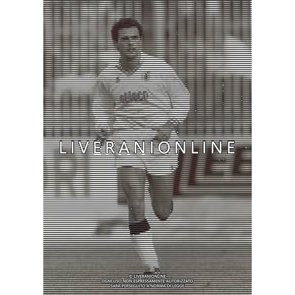 RETROSPETTIVA ANTONIO RIZZOLO CALCIATORE 1992-1993 NELLA FOTO ANTONIO RIZZOLO CON LA MAGLIA DEL PALERMO CALCIO AG ALDO LIVERANI SAS
