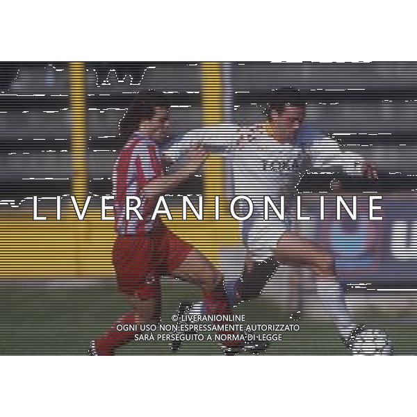 RETROSPETTIVA ANTONIO RIZZOLO CALCIATORE 1992-1993 NELLA FOTO ANTONIO RIZZOLO CON LA MAGLIA DEL LECCE E FRANCESCO COLONNESE AG ALDO LIVERANI SAS