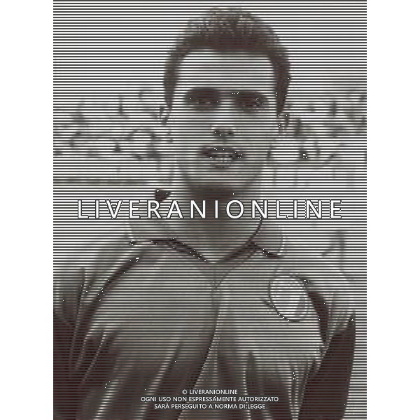 RETROSPETTIVA ANTONIO RIZZOLO CALCIATORE NELLA FOTO ANTONIO RIZZOLO CON LA MAGLIA DELLA NAZIONALE ITALIANA AG ALDO LIVERANI SAS