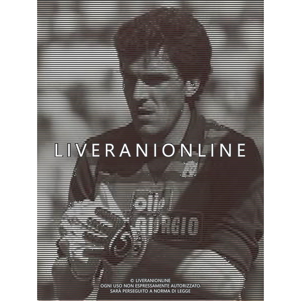 RETROSPETTIVA CORTI ROBERTO CALCIATORE NELLA FOTO ROBERTO CORTI CON LA MAGLIA DELL\'ASCOLI CALCIO AG ALDO LIVERANI SAS
