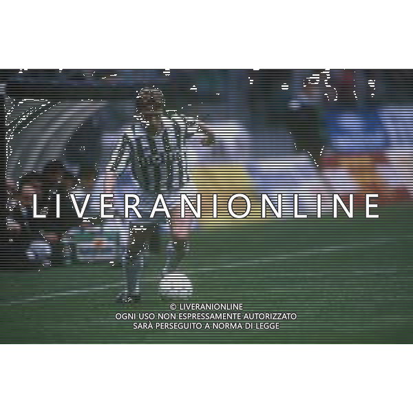 RETROSPETTIVA THOMAS HASSLER CALCIATORE 1990-1991 NELLA FOTO THOMAS HASSLER CON LA MAGLIA DELLA JUVENTUS AG ALDO LIVERANI SAS