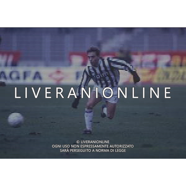 RETROSPETTIVA THOMAS HASSLER CALCIATORE 1990-1991 NELLA FOTO THOMAS HASSLER CON LA MAGLIA DELLA JUVENTUS AG ALDO LIVERANI SAS