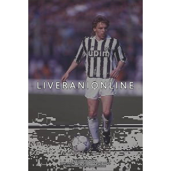 RETROSPETTIVA THOMAS HASSLER CALCIATORE 1990-1991 NELLA FOTO THOMAS HASSLER CON LA MAGLIA DELLA JUVENTUS AG ALDO LIVERANI SAS