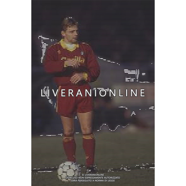 RETROSPETTIVA THOMAS HASSLER CALCIATORE 1991-1992 NELLA FOTO THOMAS HASSLER CON LA MAGLIA DELLA ROMA CALCIO AG ALDO LIVERANI SAS