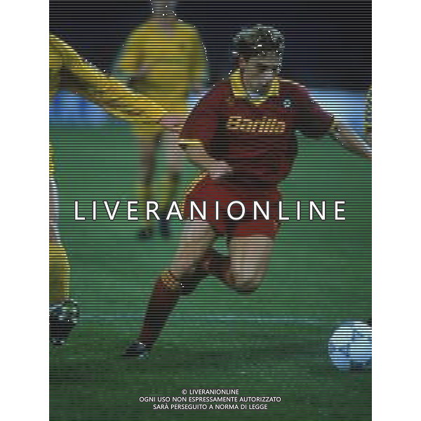 RETROSPETTIVA THOMAS HASSLER CALCIATORE 1991-1992 NELLA FOTO THOMAS HASSLER CON LA MAGLIA DELLA ROMA CALCIO AG ALDO LIVERANI SAS