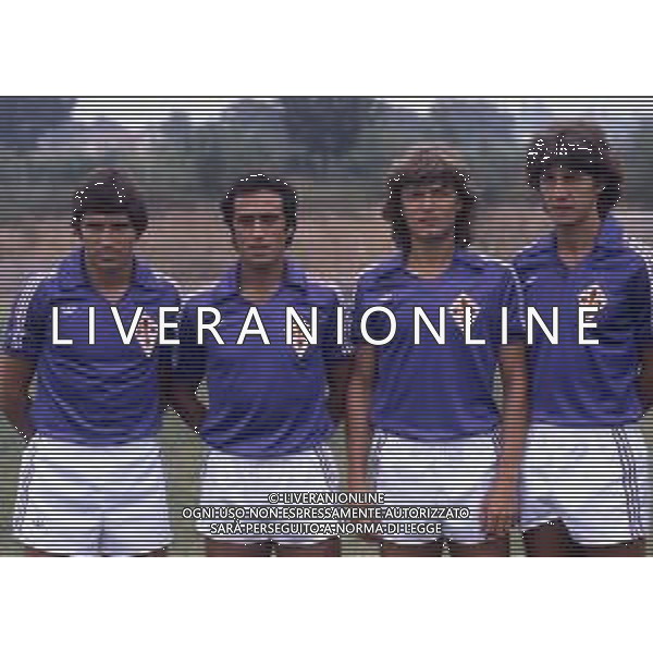 RETROSPETTIVA NICOLA ZANONE CALCIATORE NELLA FOTO NICOLA ZANONE CON LA MAGLIA DELLA FIORENTINA CALCIO AG ALDO LIVERANI SAS