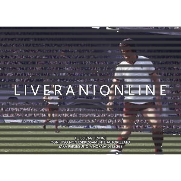 RETROSPETTIVA NELLO SANTIN CALCIATORE E ALLENATORE NELLA FOTO NELLO SANTIN CON LA MAGLIA DEL TORINO CALCIO AG ALDO LIVERANI SAS