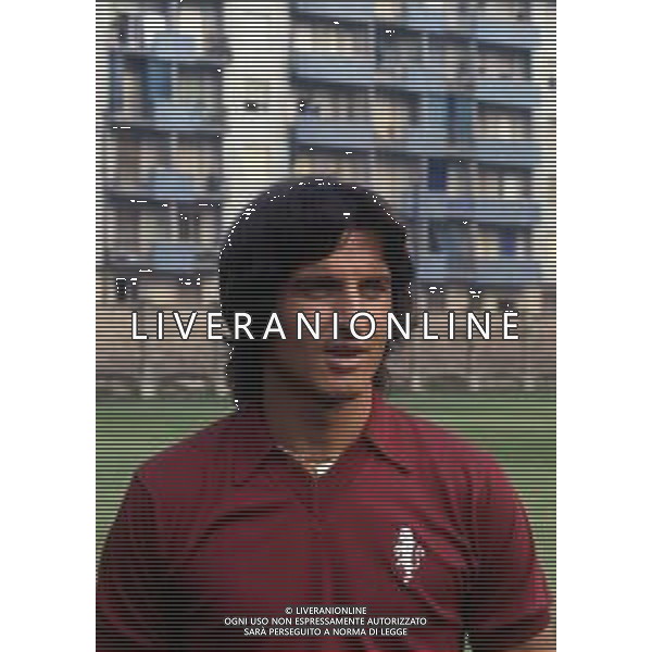 RETROSPETTIVA NELLO SANTIN CALCIATORE E ALLENATORE NELLA FOTO NELLO SANTIN CON LA MAGLIA DEL TORINO CALCIO AG ALDO LIVERANI SAS