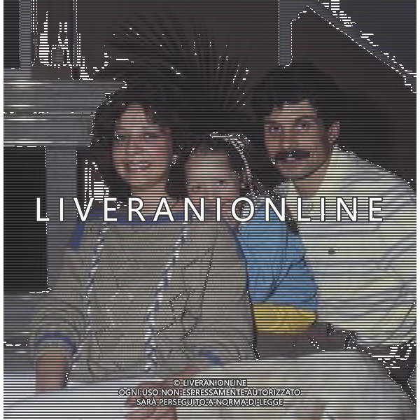 RETROSPETTIVA LUCIANO FAVERO CALCIATORE NELLA FOTO LUCIANO FAVERO CON LA FAMIGLIA AG ALDO LIVERANI SAS