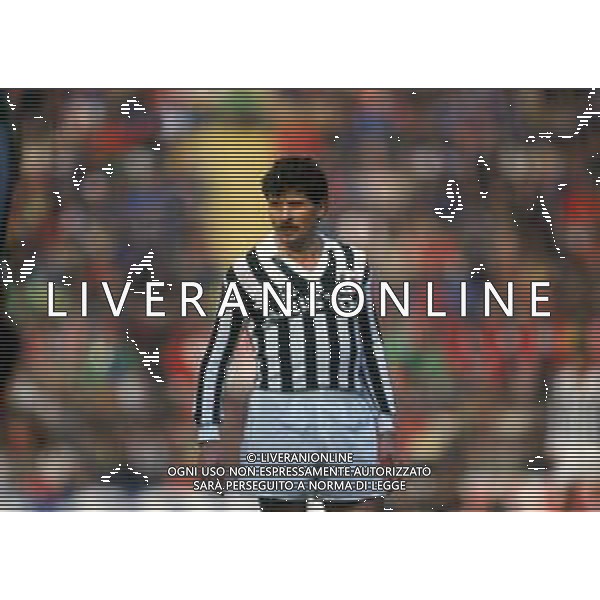RETROSPETTIVA LUCIANO FAVERO CALCIATORE NELLA FOTO LUCIANO FAVERO CON LA MAGLIA DELLA JUVENTUS CALCIO AG ALDO LIVERANI SAS