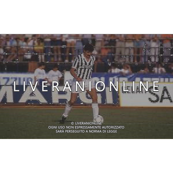 RETROSPETTIVA LUCIANO FAVERO CALCIATORE NELLA FOTO LUCIANO FAVERO CON LA MAGLIA DELLA JUVENTUS CALCIO AG ALDO LIVERANI SAS