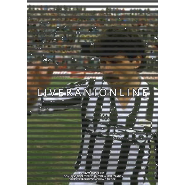 RETROSPETTIVA LUCIANO FAVERO CALCIATORE NELLA FOTO LUCIANO FAVERO CON LA MAGLIA DELLA JUVENTUS CALCIO AG ALDO LIVERANI SAS