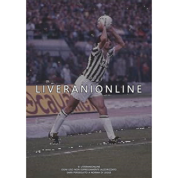 RETROSPETTIVA LUCIANO FAVERO CALCIATORE NELLA FOTO LUCIANO FAVERO CON LA MAGLIA DELLA JUVENTUS CALCIO AG ALDO LIVERANI SAS