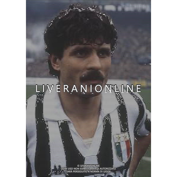RETROSPETTIVA LUCIANO FAVERO CALCIATORE NELLA FOTO LUCIANO FAVERO CON LA MAGLIA DELLA JUVENTUS CALCIO AG ALDO LIVERANI SAS