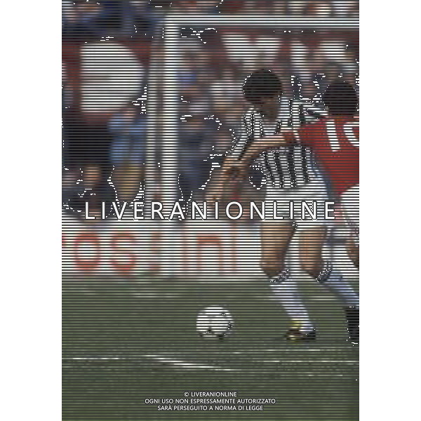 RETROSPETTIVA LUCIANO FAVERO CALCIATORE NELLA FOTO LUCIANO FAVERO CON LA MAGLIA DELLA JUVENTUS CALCIO AG ALDO LIVERANI SAS
