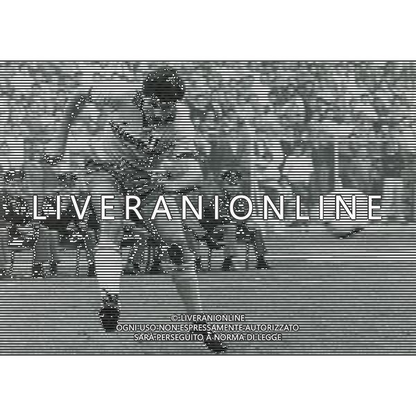 RETROSPETTIVA LUCIANO FAVERO CALCIATORE NELLA FOTO LUCIANO FAVERO CON LA MAGLIA DELLA JUVENTUS CALCIO AG ALDO LIVERANI SAS